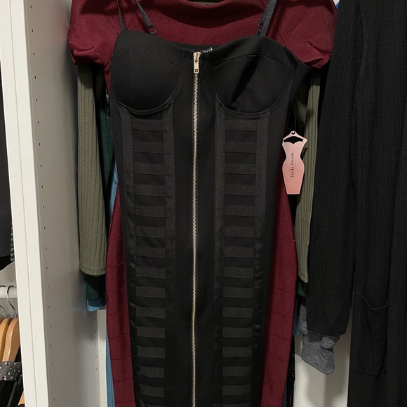 HAUTE MONDE BODYCON ZIP UP FRONT DRESS. - Picture 5 of 5